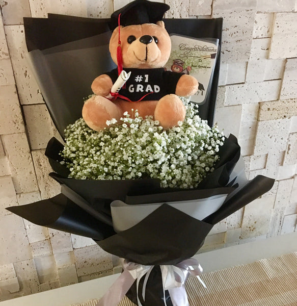 Graduation best sale bear bouquet