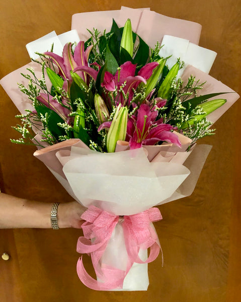 Hand Bouquet Singapore | Flower Bouquet Delivery | Lily Hand Bouquet ...