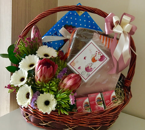 Baby Gifts Singapore | Newborn Hamper Delivery Singapore | Mum & Baby Gifts